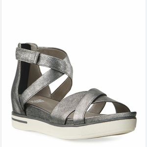 Eileen fisher sandal size 7 silver sally